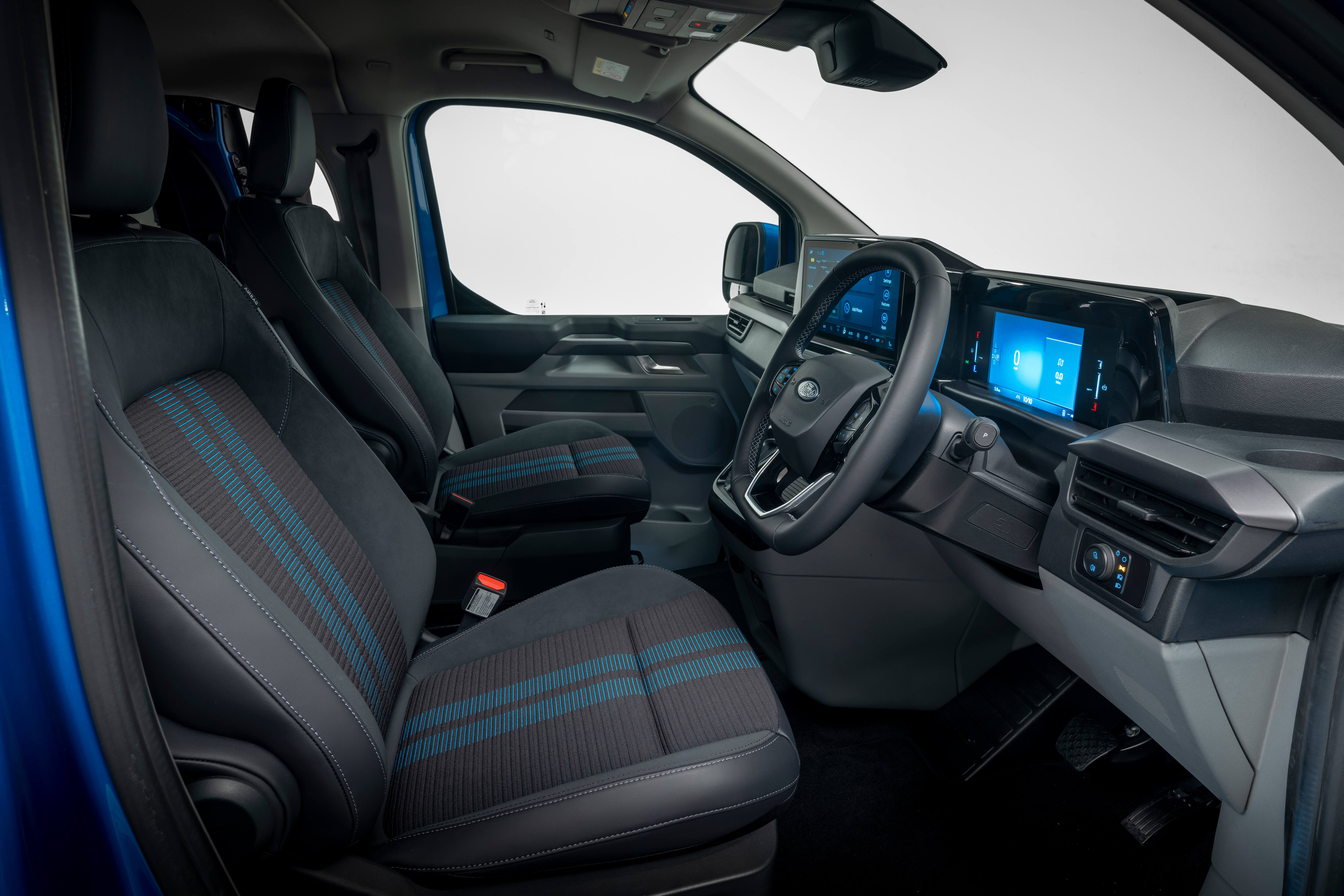 ford e transit custom interior hytt